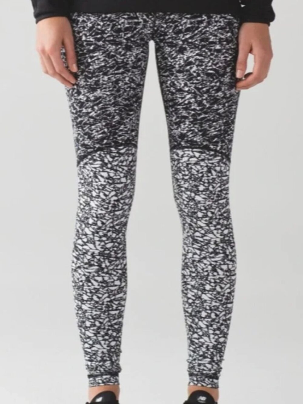 Lululemon Wunder Under Pant Ice Breaker White Black Iced Wave Black Size 10